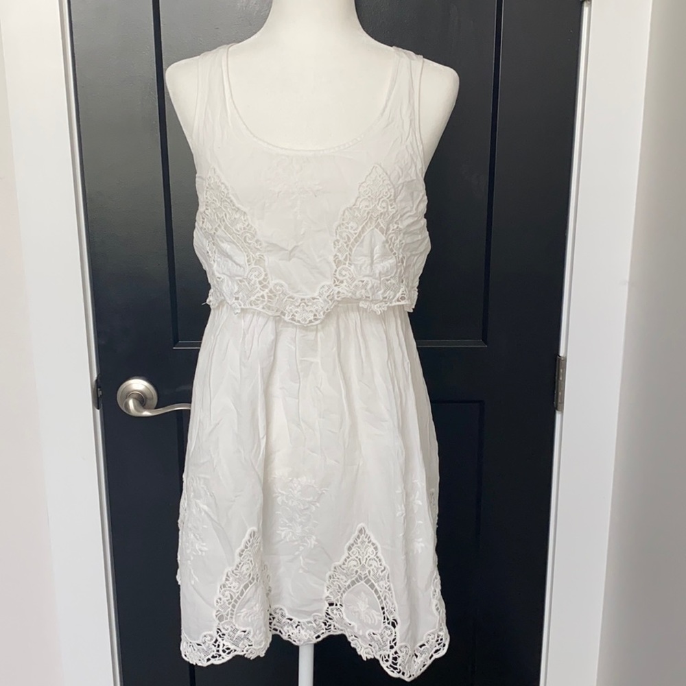 Forever 21 White Crochet Dress Size Medium